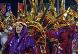 Desfile da Escola de Samba Dragões da Real
