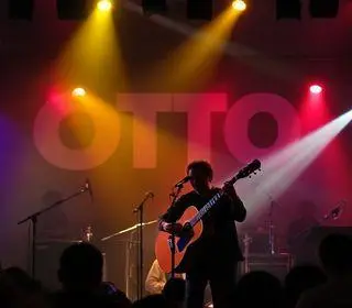 Otto apresenta show gratuito