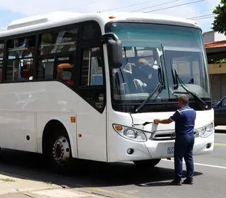 colisão entre ônibus